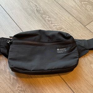 Lululemon Clean Lines Belt Bag, Black, Unisex